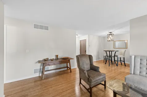 6976 Langford Court Edina MN 55436