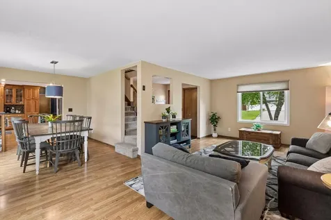 1401 Echo Drive Burnsville MN 55337