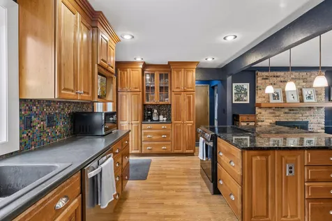 1401 Echo Drive Burnsville MN 55337