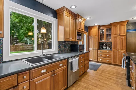 1401 Echo Drive Burnsville MN 55337