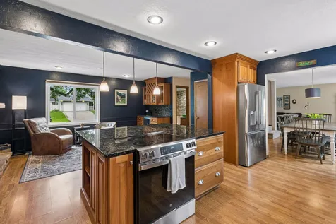 1401 Echo Drive Burnsville MN 55337