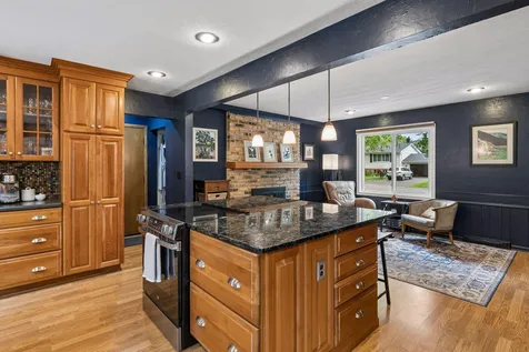 1401 Echo Drive Burnsville MN 55337