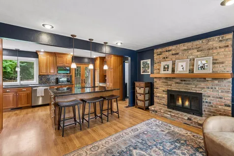 1401 Echo Drive Burnsville MN 55337