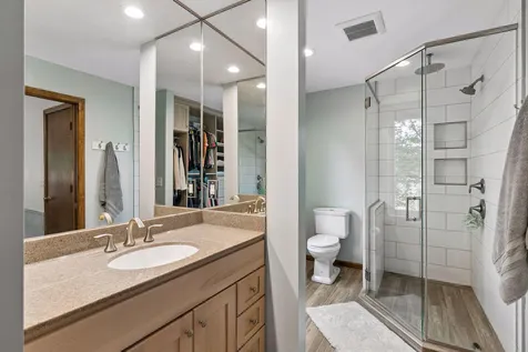 1401 Echo Drive Burnsville MN 55337