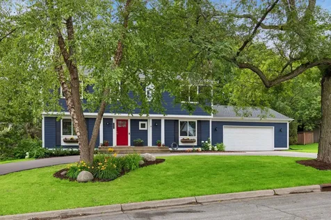 1401 Echo Drive Burnsville MN 55337