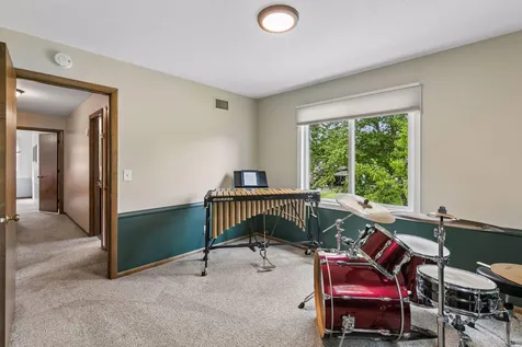 1401 Echo Drive Burnsville MN 55337