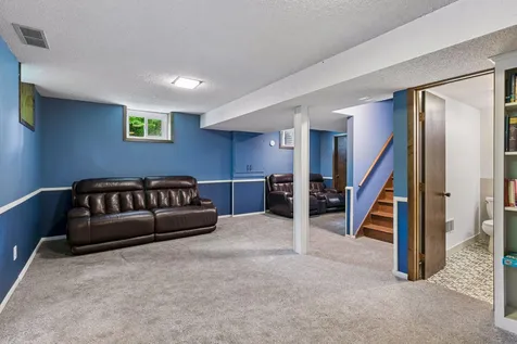 1401 Echo Drive Burnsville MN 55337