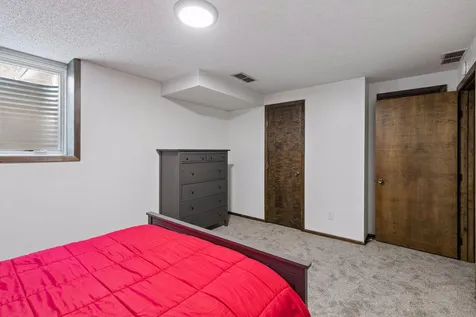 1401 Echo Drive Burnsville MN 55337