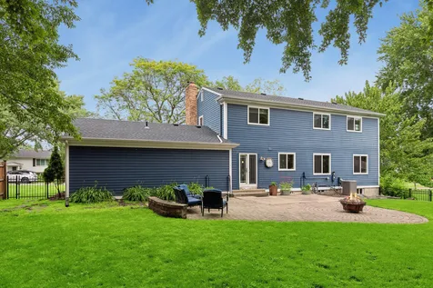1401 Echo Drive Burnsville MN 55337