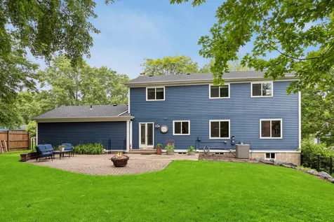 1401 Echo Drive Burnsville MN 55337
