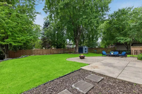 1401 Echo Drive Burnsville MN 55337