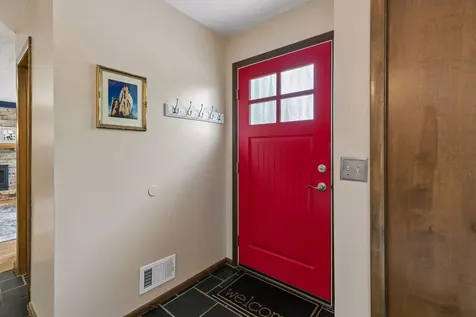 1401 Echo Drive Burnsville MN 55337