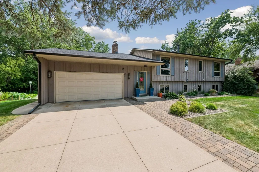 8317 W 103rd Street Bloomington MN 55438