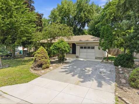 3606 Woodbine Lane N Brooklyn Center MN 55429