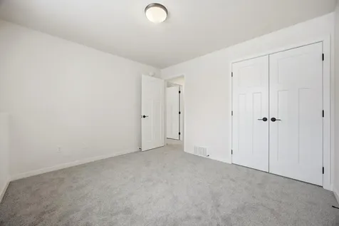 7494 Eagle Pointe Drive S Fargo ND 58104