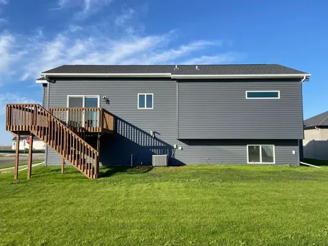 7494 Eagle Pointe Drive S Fargo ND 58104