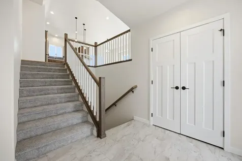 7494 Eagle Pointe Drive S Fargo ND 58104