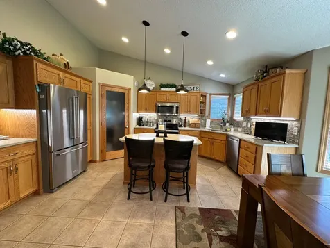 607 13th Avenue N Moorhead MN 56560