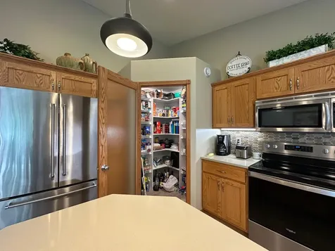 607 13th Avenue N Moorhead MN 56560