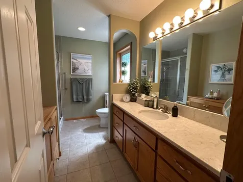 607 13th Avenue N Moorhead MN 56560
