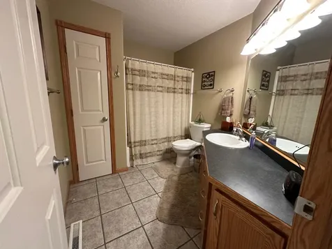 607 13th Avenue N Moorhead MN 56560