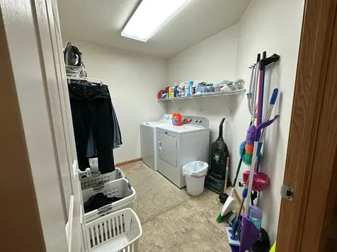 607 13th Avenue N Moorhead MN 56560