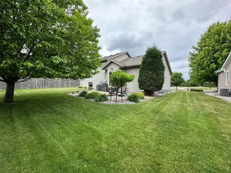 607 13th Avenue N Moorhead MN 56560