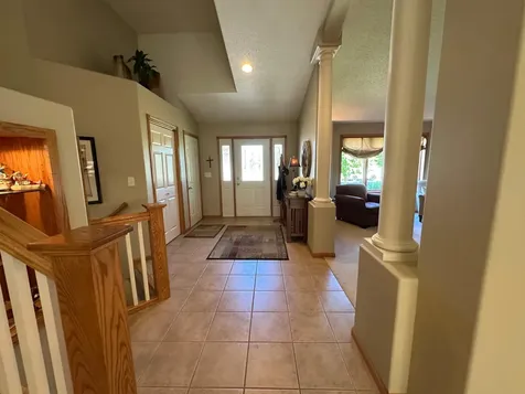 607 13th Avenue N Moorhead MN 56560