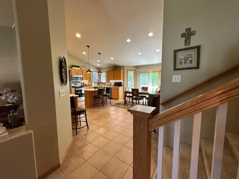 607 13th Avenue N Moorhead MN 56560