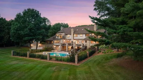 1166 Nightingale Boulevard Stillwater MN 55082