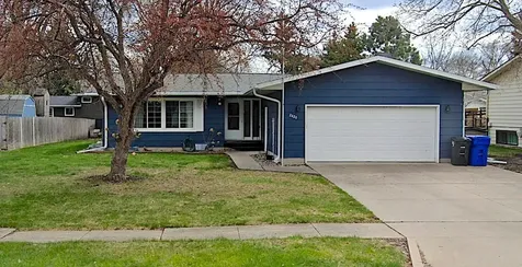 2420 W Country Club Drive S Fargo ND 58103