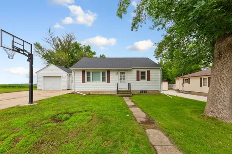 531 1st Street SW New Richland MN 56072