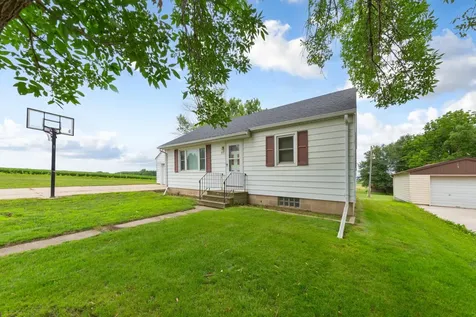 531 1st Street SW New Richland MN 56072