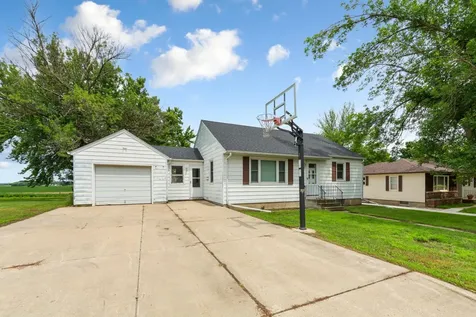 531 1st Street SW New Richland MN 56072