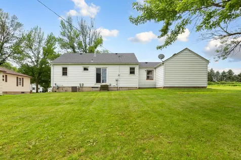 531 1st Street SW New Richland MN 56072