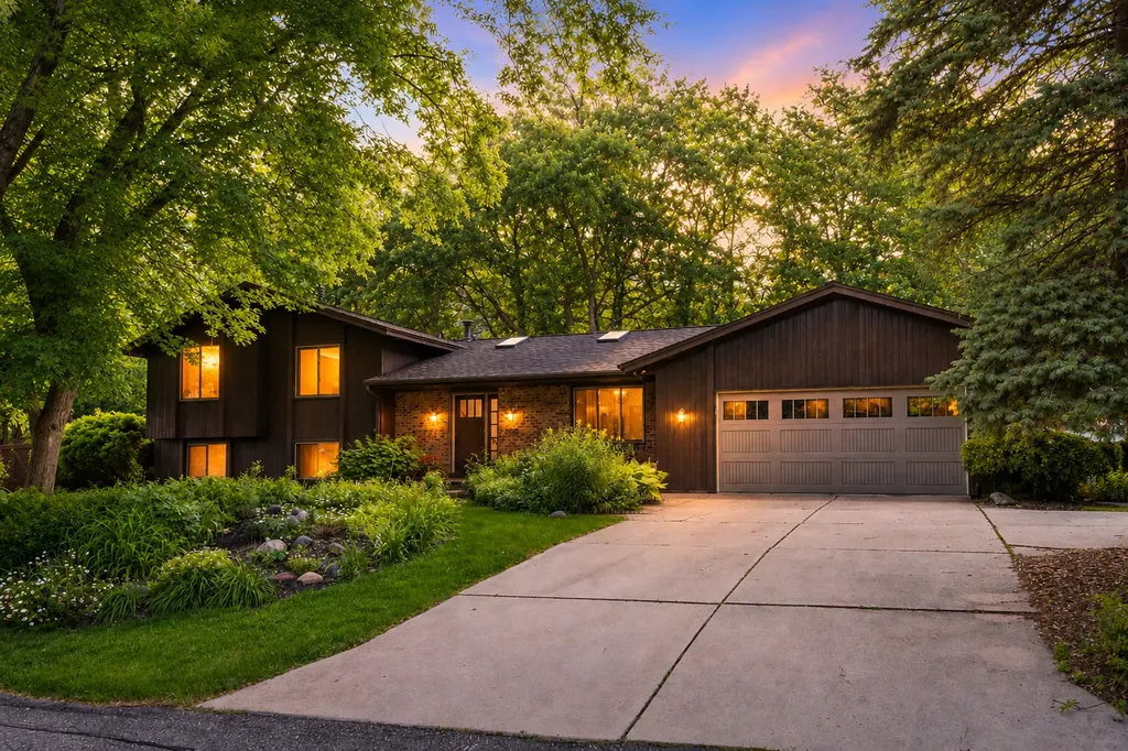 14810 Lloyds Drive Minnetonka MN 55345