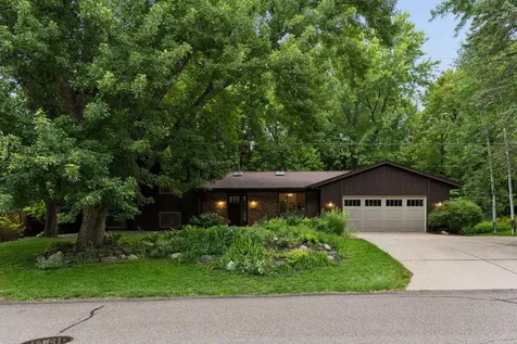 14810 Lloyds Drive Minnetonka MN 55345