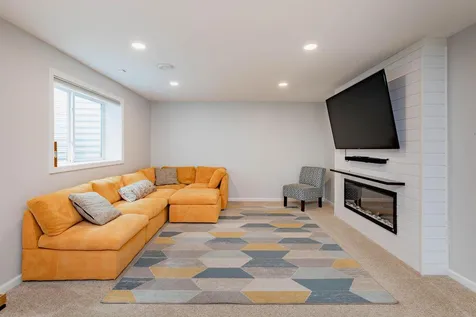 6087 56th Avenue S Fargo ND 58104
