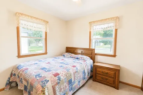 18 S Oregon Avenue Morris MN 56267