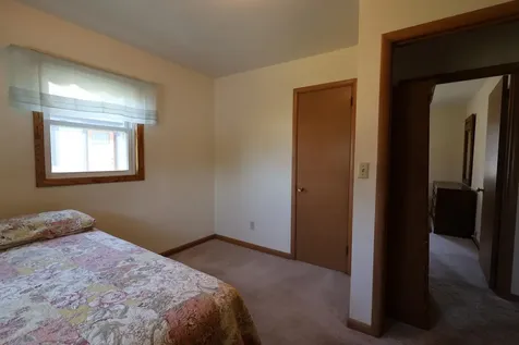 18 S Oregon Avenue Morris MN 56267
