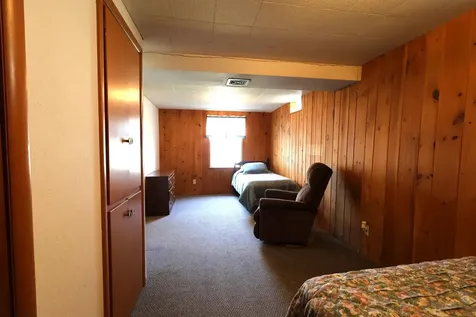 18 S Oregon Avenue Morris MN 56267