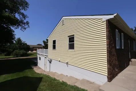 18 S Oregon Avenue Morris MN 56267