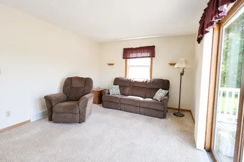 18 S Oregon Avenue Morris MN 56267