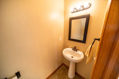 1803 Daniel Lane Stewartville MN 55976