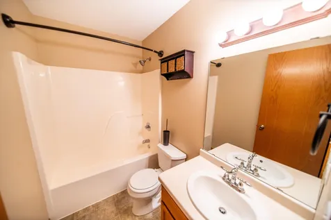 1803 Daniel Lane Stewartville MN 55976