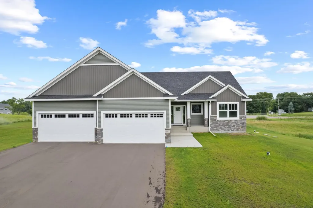 20615 Redwood Street NW Oak Grove MN 55011