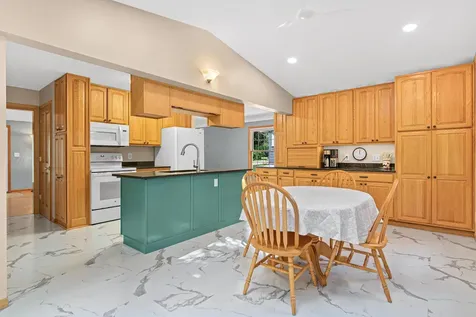 2570 Avon Street N Roseville MN 55113