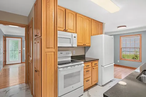 2570 Avon Street N Roseville MN 55113