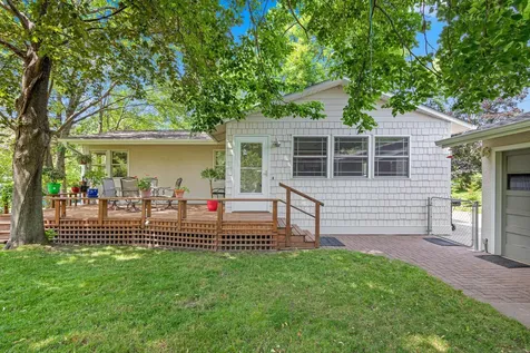 2570 Avon Street N Roseville MN 55113