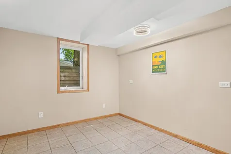 2570 Avon Street N Roseville MN 55113